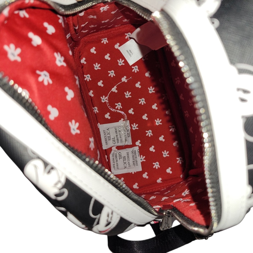 New Disney Loungefly Adjustable Padded Shoulder Straps Backpack, Black and White - Picture 4 of 7